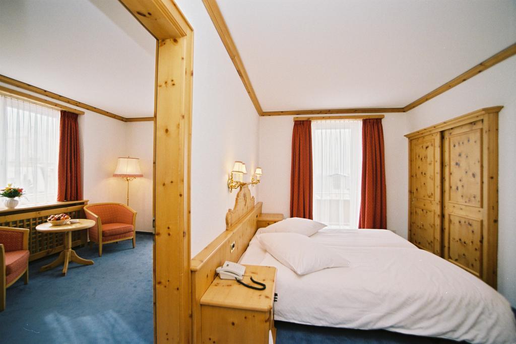 Hotel Schweizerhof Pontresina Kamer foto